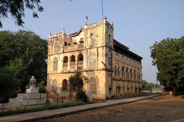Shri Mahaveer Bramhacharyashram (Jain Gurukul), Karanja (Lad), Maharashtra